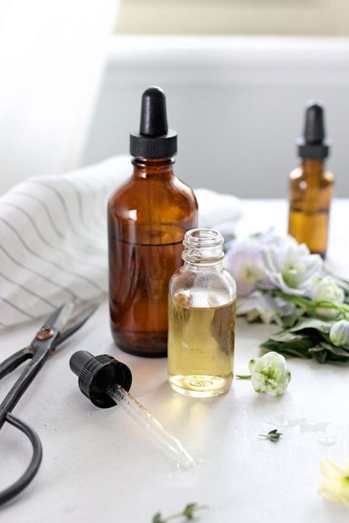 Can You Mix Castor Oil with Essential Oils? 1