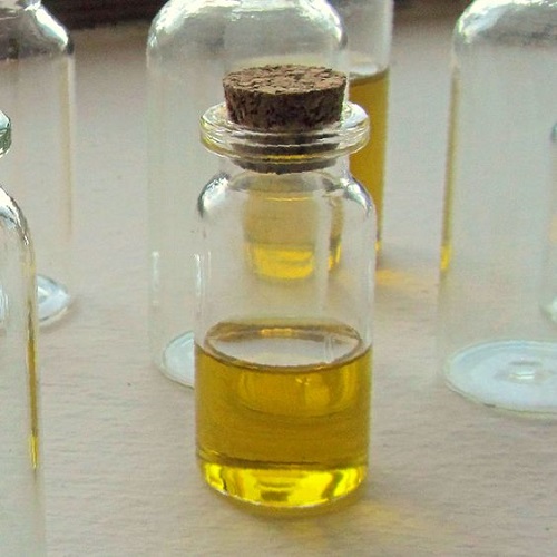 Castor Oil for Rosacea | Benefits & Usage 2