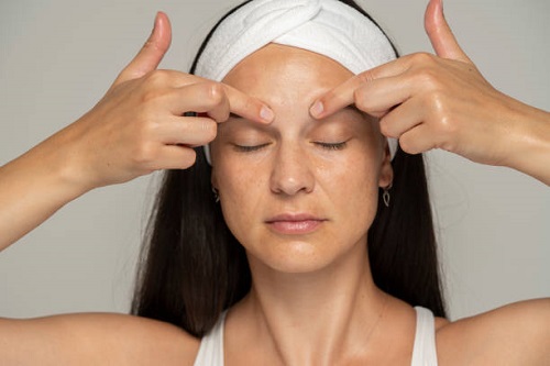 Castor Oil for Sinus Headaches and Migraines 3