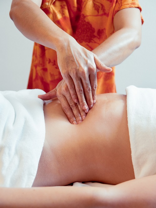 Castor Oil Massage for Ovarian Cysts | Benefits & Usage 3