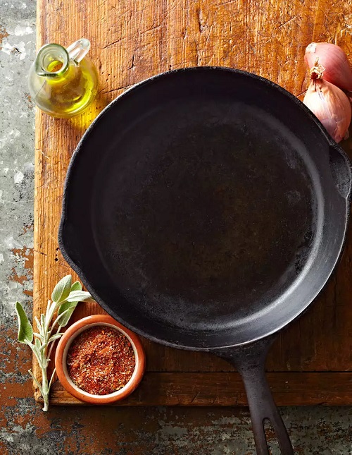 Seasoning Cast Iron with Olive Oil | Benefits & Usage 1