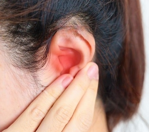 What Side Should I Sleep on With a Ruptured Eardrum? 1