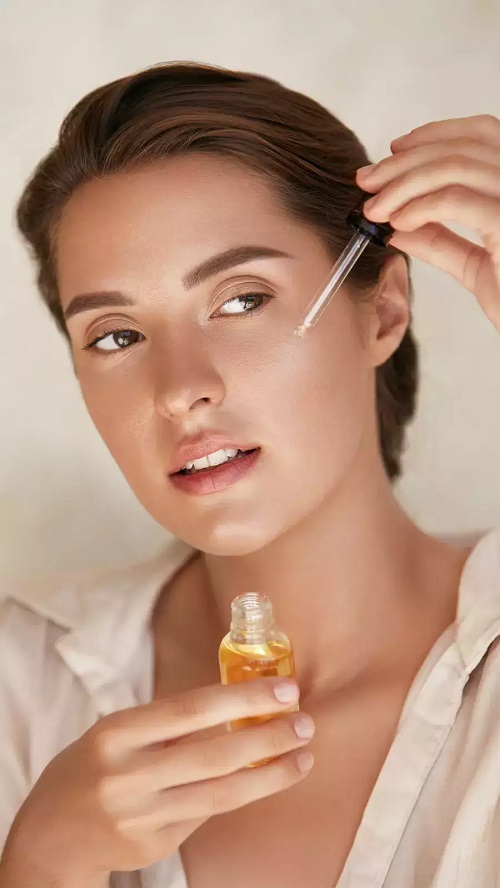 How To Use Jojoba Oil For Glowing Skin