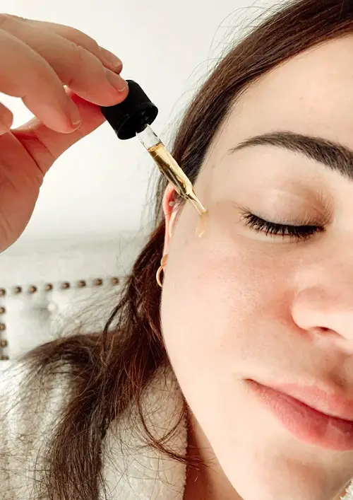 Surprising Beauty Uses of Castor Oil No One Talks About 2