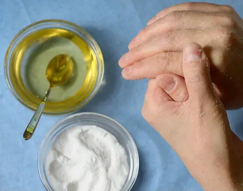 Unbelievable Benefits of Mixing Castor Oil with Baking Soda 1