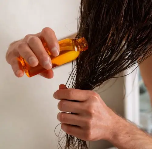 Benefits of Coconut Oil For Hair