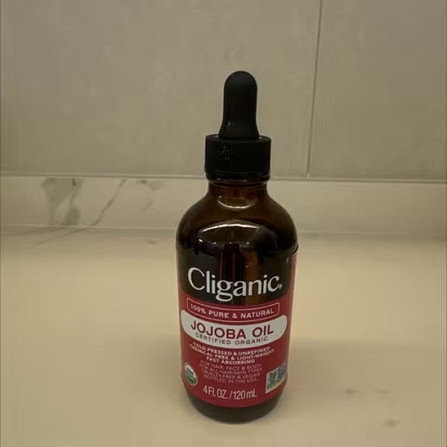 What Happens When You Leave Jojoba Oil on Your Face Overnight for a Week