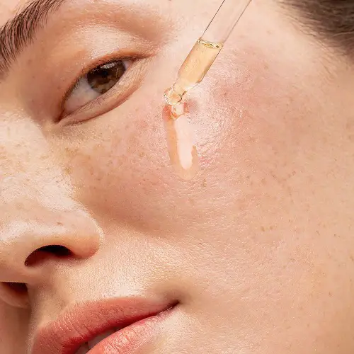 DIY Oil Blends That Solve Common Skin Problems 2
