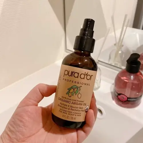 Oils That Can Make Your Skin Look Younger Instantly 2