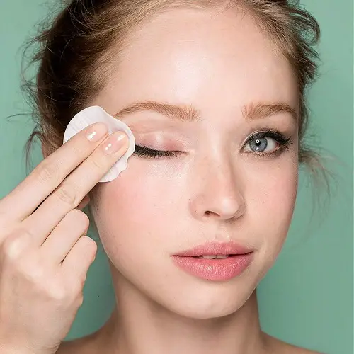 Natural Makeup Remover for Your Eyes!