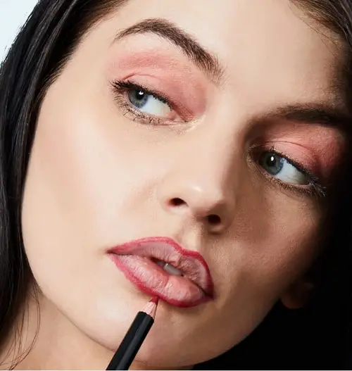 using a lip liner