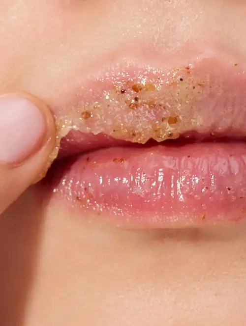 How To Apply Lipstick Perfectly 1