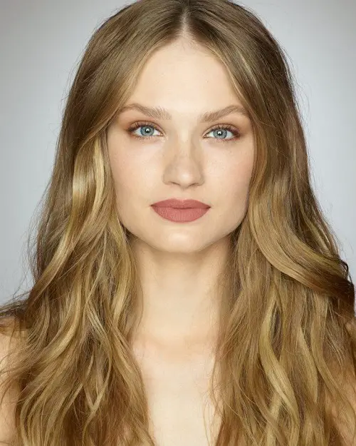S-Shaped Eyebrow