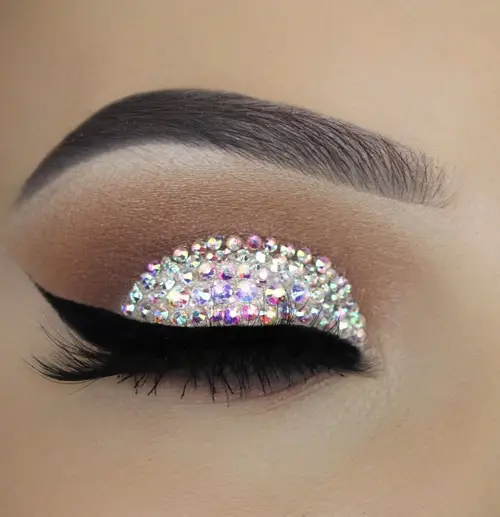 Crystal-Cut Crease Makeup